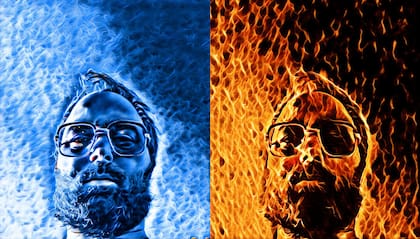 En Uruguay, mientras intentaba escapar de sí mismo, fue a 100 reuniones de grupos anónimos. Esa repetición, ese regreso constante, se volvió un ritual de supervivencia: entrar, escuchar, hablar, volver a entrar.