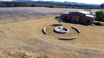 En valle de Ischilín, en Córdoba las bodega Jairala Oller comenzó a plantar vides en 1998
