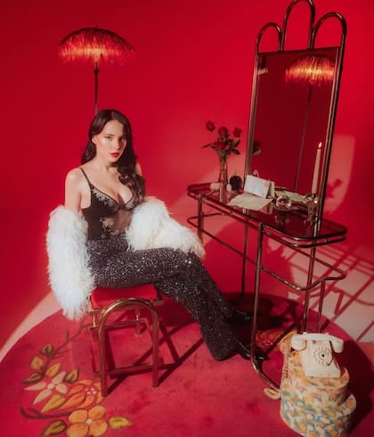 En varias entrevistas, Majo deja claro que no le interesa rivalizar con otros miembros de su familia