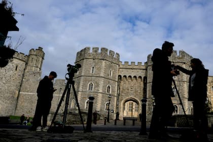 En varias oportunidades, los periodistas ingleses han hecho guardia afuera del Castillo de Windsor para obtener alguna primicia o imagen de la familia Real