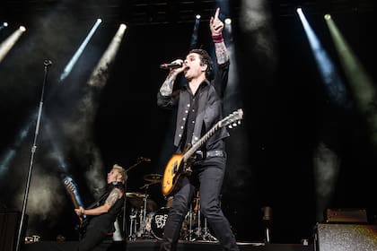 En Vlez, Billie Joe Armstrong de Green Day se mostr en permanente contacto con el pblico.