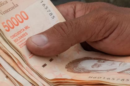 En Venezuela, la inflación fue del 3,9% mensual (AP Foto/Ariana Cubillos, archivo)