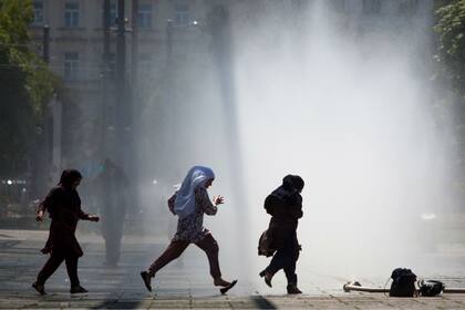 En Viena, la gente buscó refrescarse ante el intenso calor