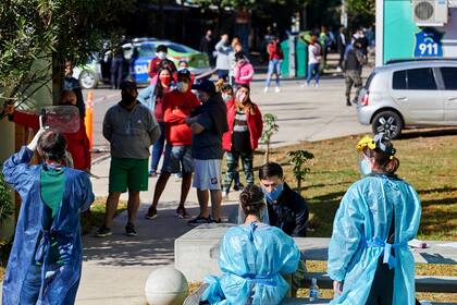En Villa Azul levantan el cerco y pasan a un "aislamiento focalizado"