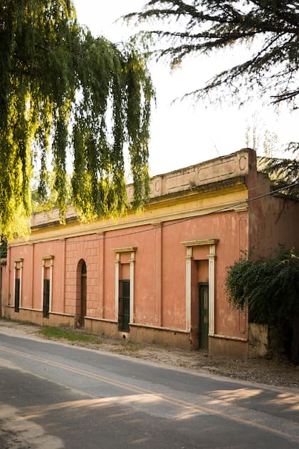 En Yacanto destacan los senderos, cascadas y vistas panorámicas del cerro Champaquí
