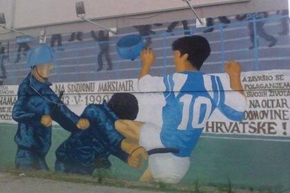 En Zagreb. un mural que recuerda la acción desencajada de Boban