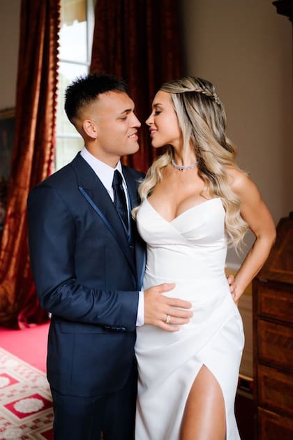 Enamoradísimos, el futbolista y la modelo e influencer mendocina están esperando su segundo hijo para agosto y ya anunciaron que lo llamarán Theo.