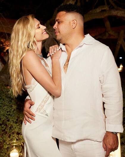 Enamorados, Celina y Ronaldo antes de su gran fiesta de boda en su mansión de Ibiza.