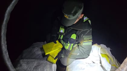Encontraron 112 kilos de cocaína en un camión cisterna