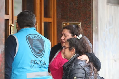 Encontraron a una pareja y a sus dos hijos en un departamento de la calle Aguirre 295, en Villa Crespo