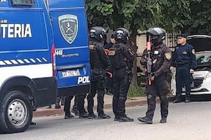 Asesinaron a puñaladas a un arquitecto e investigan si incendiaron su casa para ocultar el crimen