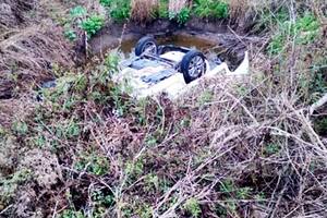 Encontraron un auto en un cañadón en la ruta 32 con un hombre fallecido en su interior y confirmaron que se trataba de una persona buscada desde el martes