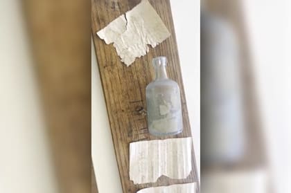 Dentro de la botella había dos cartas fechadas el 15 de agosto de 1916, escritas a lápiz por los soldados Malcolm Neville, de 27 años, y William Harley, de 37