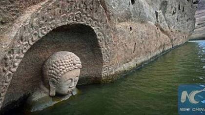 Encuentran una cabeza de Buda de 600 años de antigüedad y 3,8 metros de altura