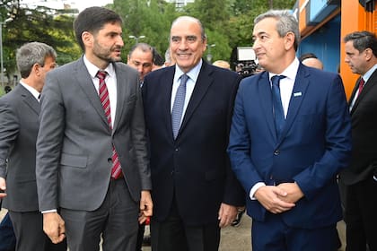 Encuentro de intendentes con el Ministro del Interior, Guillermo Francos en Rosario. Maximiliano Pullaro. Pablo Javkin