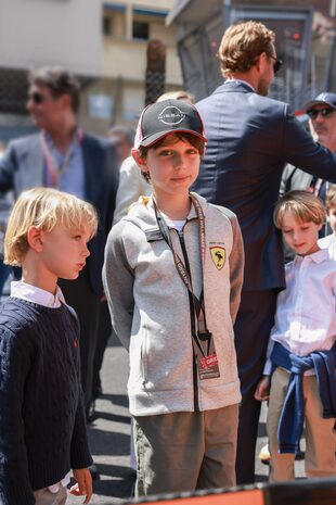 Encuentro entre primos en el circuito de Montecarlo: Francesco Casiraghi y Raphaël Elmaleh, de 4 y 9 años, respectivamente.
