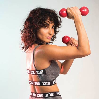 Endorfinas: tienen funciones analgésicas y de relajamiento, mejoran el humor y los niveles de felicidad.