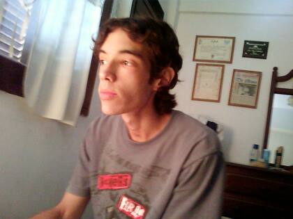 Enero 2011: en el pico máximo de su enfermedad y al borde de la internación. Medía 1.80 cm y pesaba 46 kilos.