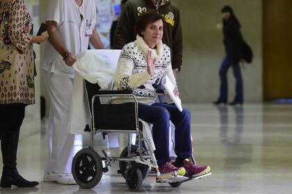 "Tenemos la mejor sanidad del mundo; son profesionales que, a pesar de la nefasta gestión política, son capaces de obrar milagros", dijo Romero