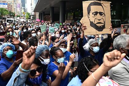 La muerte de George Floyd provocó multitudinarias manifestaciones antiracistas