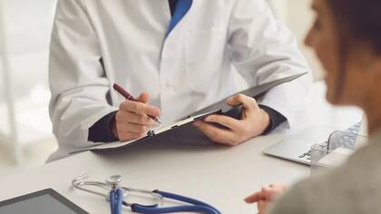 Enfermería destaca por su alta eficiencia en la inserción laboral, con una de las tasas de subocupación más bajas (12,8%)