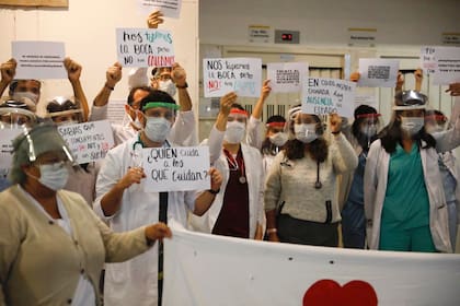 Enfermeros del hospital Penna, reclaman insumos y mejores condiciones laborales