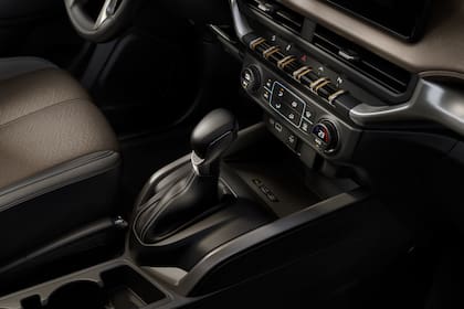 Enfoque sobrio y minimalista del interior del modelo