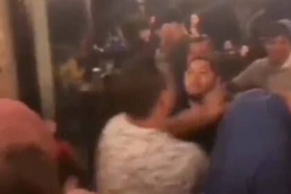 Enfrentamiento entre hinchas argentinos y mexicanos en Qatar