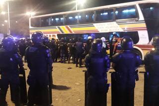 Cinco policías cordobeses resultaron heridos al enfrentarse con hinchas de Banfield