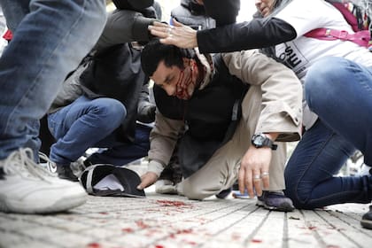 Enfrentamientos entre la policía y los manifestantes en la 9 de Julio