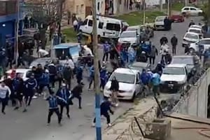 Enfrentamientos entre simpatizantes de San Telmo y efectivos de las fuerzas de seguridad tras la derrota ante Defensores de Belgrano