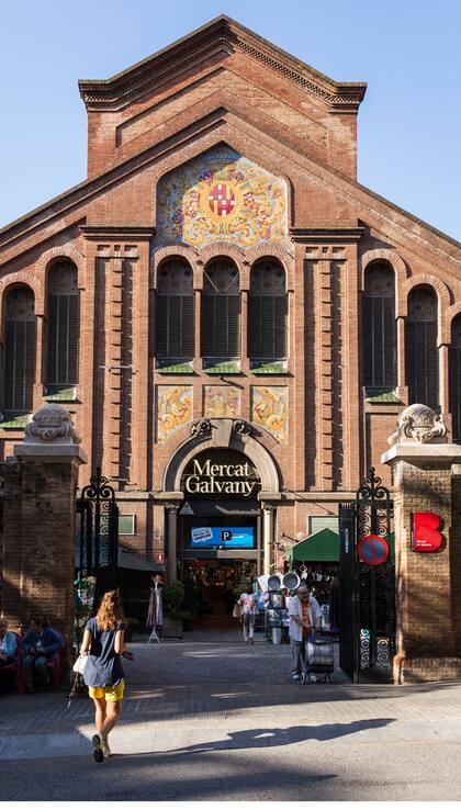 Mercat Galvany: arquitectura y gastronomía deli