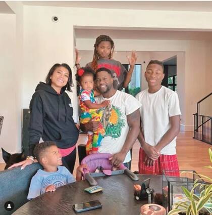 Eniko se enteraba de la infidelidad de su esposo y por otro lado, la mujer del video, la modelo Montia Sabbag, demandó al comediante por 60 millones de dólares