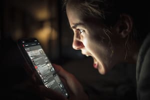 Enojo, frustración y polémica: ."Rage bait", el término asociado a la cultura online y al modo en que la indignación se volvió una herramienta para captar la atención