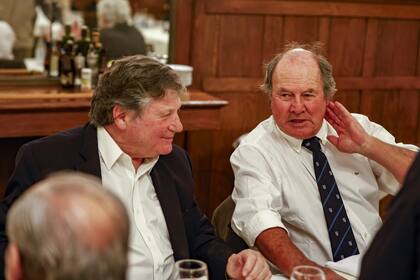 Enrique Astoul y Jorge Huergo en la cena aniversario de los 60 años de la gran hazaña de CUBA