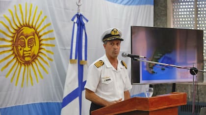 Enrique Balbi, vocero de la armada