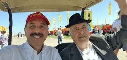 Enrique Bertini (h) y Don Enrique Bertini durante Expoagro el año pasado