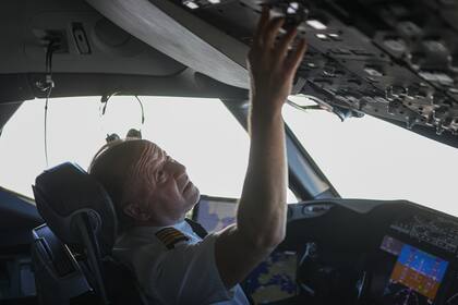 Enrique Piñeyro habló de la maniobra del avión presidencial desde su experiencia como piloto de aviación civil