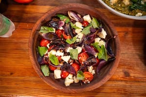 Ensalada de cebollas asadas