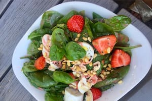 Ensalada de espinacas y frutos rojos