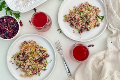 Ensalada de hibiscus y limonada.