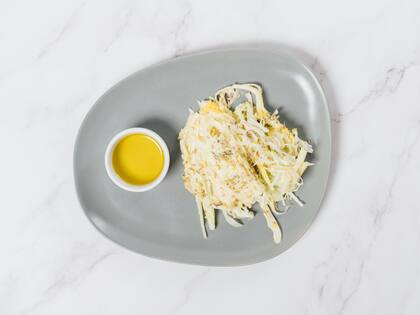 Ensalada de hinojo, repollo, manzana y aceite de trufa