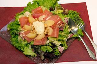 Ensalada de jamón crudo y peras