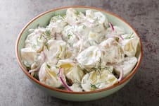 Ensalada de papines con crema de yogur