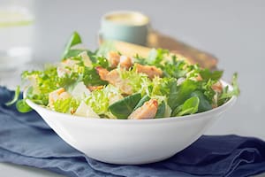 Ensalada de pollo con salsa de yogur
