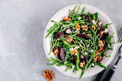 Ensalada de radicheta, rabanitos y remolacha.