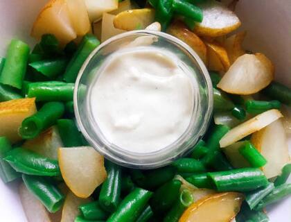 Ensalada tibia de chauchas y peras