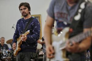 Juanes: "Escuché a Gardel toda mi infancia y hoy cantaré Volver en el Colón"