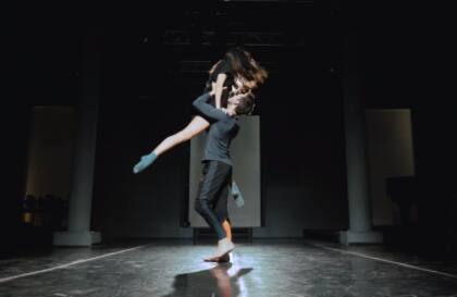 Ensayo de Vidrios Rotos, obra de Emanuel Abruzzo que se verá en el CETC esta semana