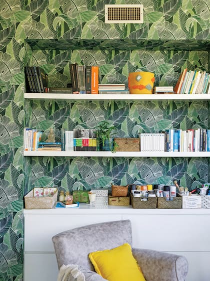 Entelado de lino importado (Revestir). Biblioteca (Estefanía Fasulo).